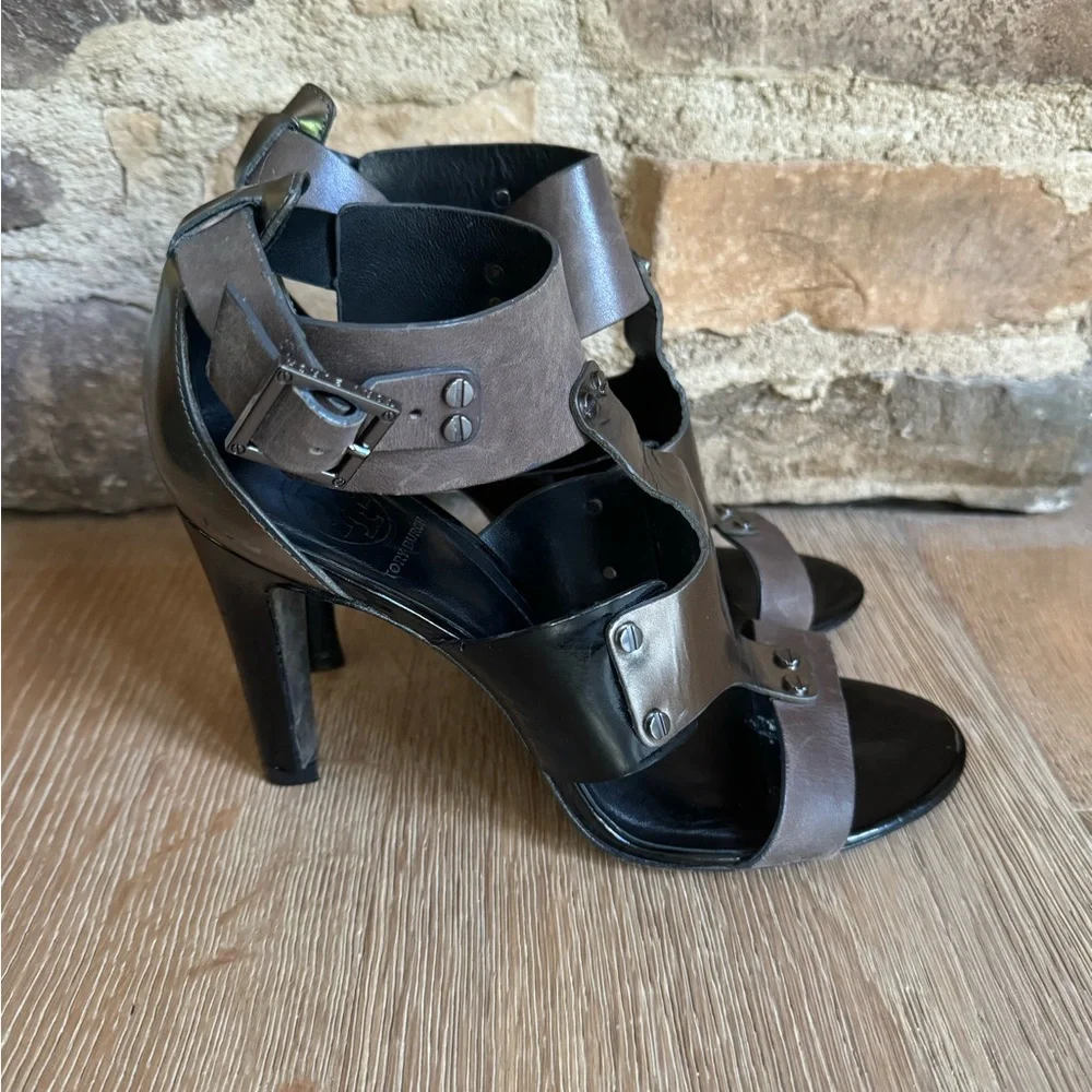🔥TORY BURCH Teagan  Leather Caged T Strap Sandals Heels Sz 9 price firm!